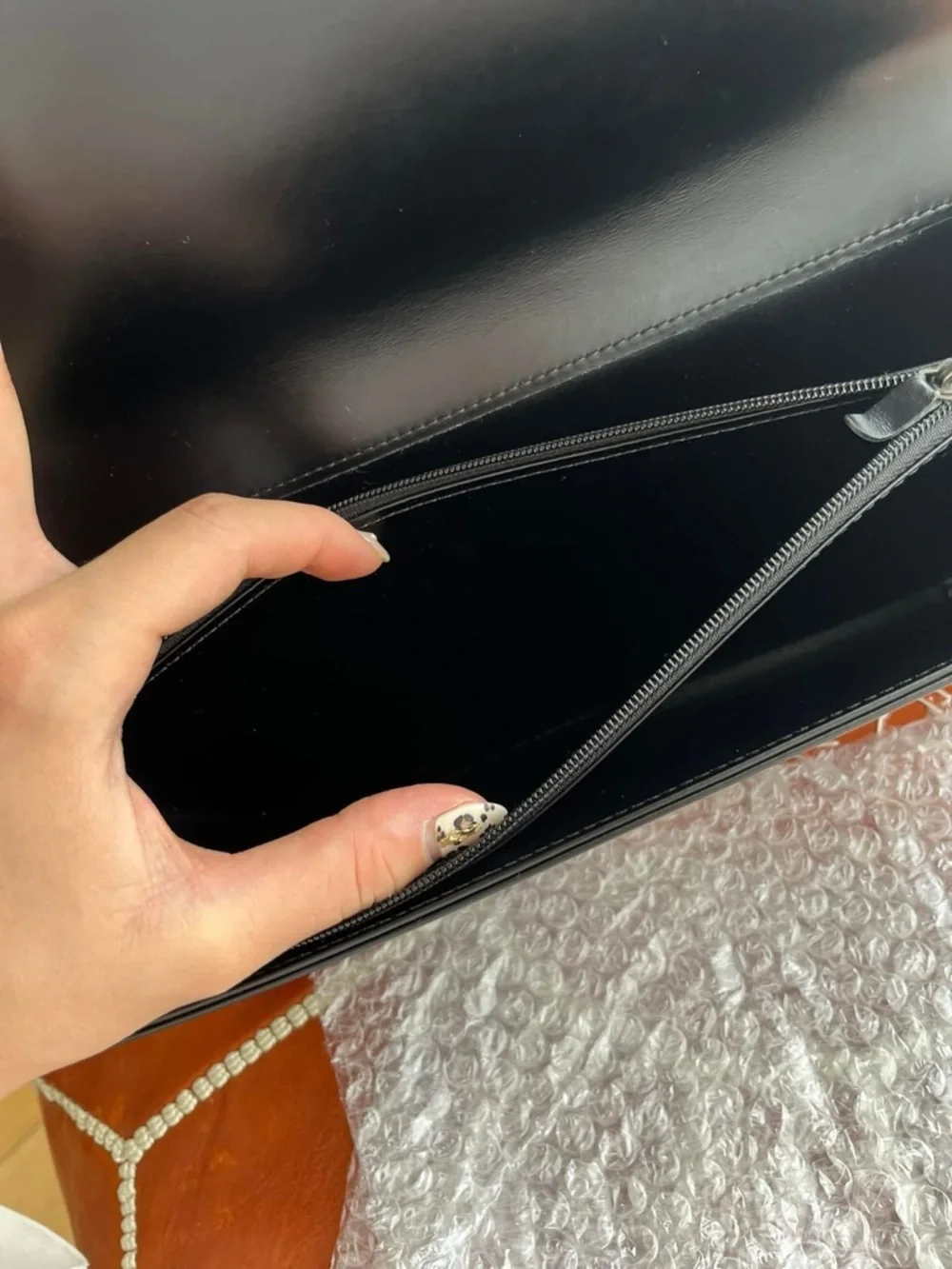 Louis Vuitton Opera Egee Pochette - Picture 9 of 12